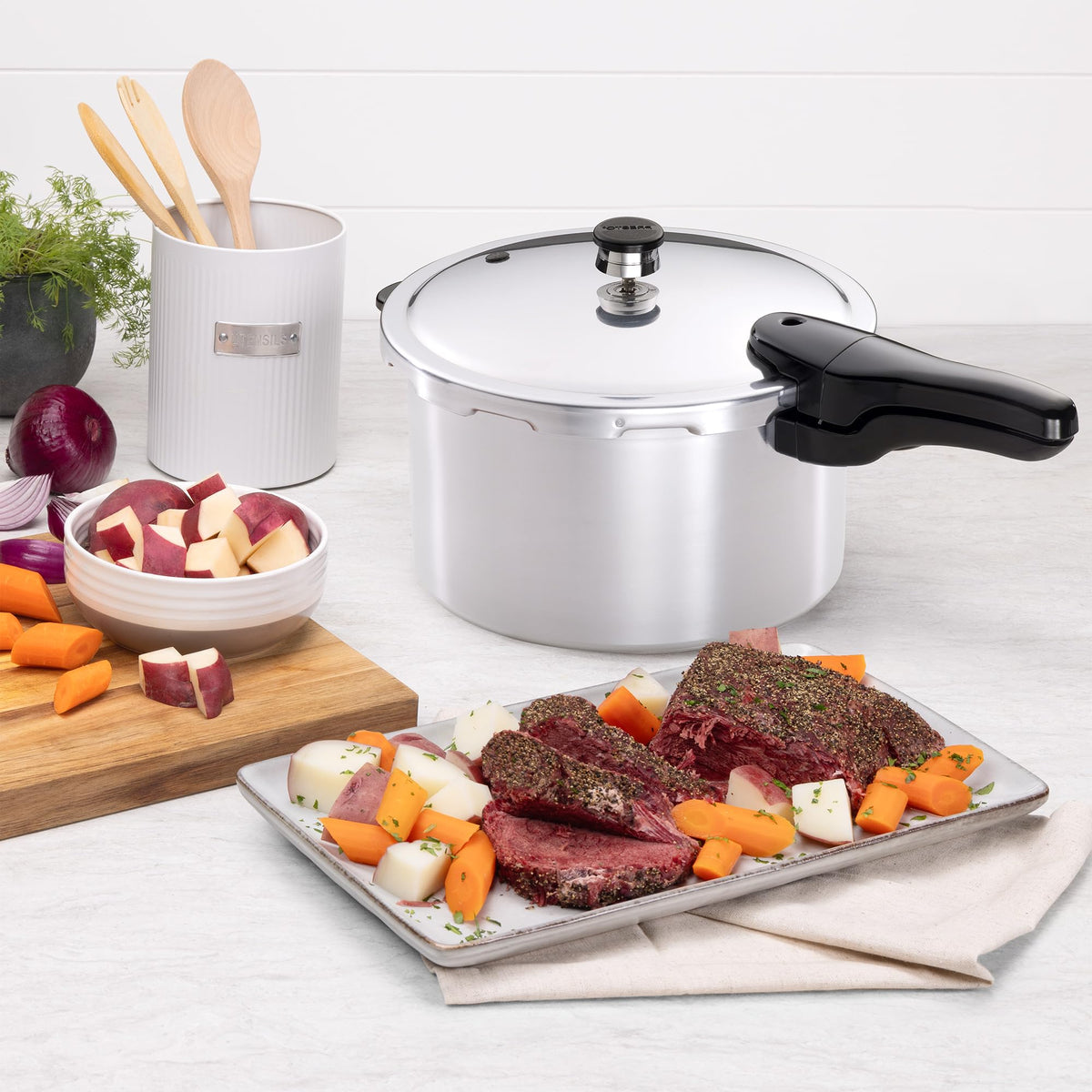 8-Quart Aluminum Pressure Cooker U71407