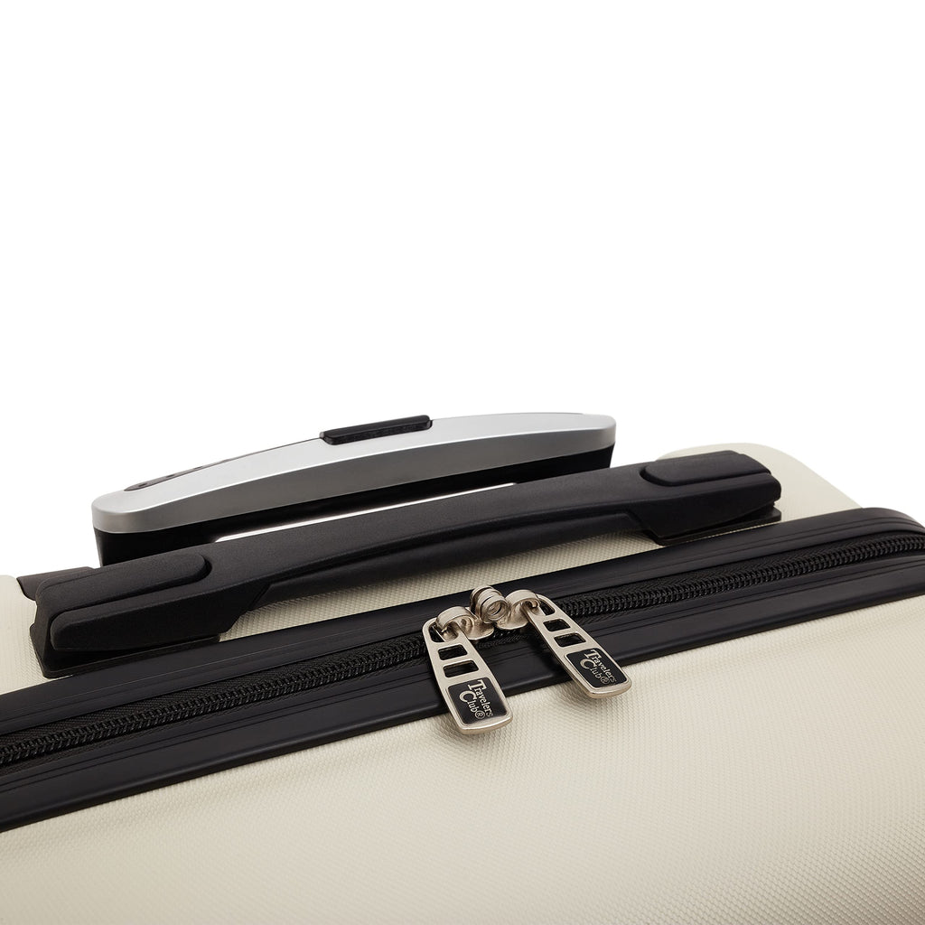 22" Spinner Carry-On Luggage T501763