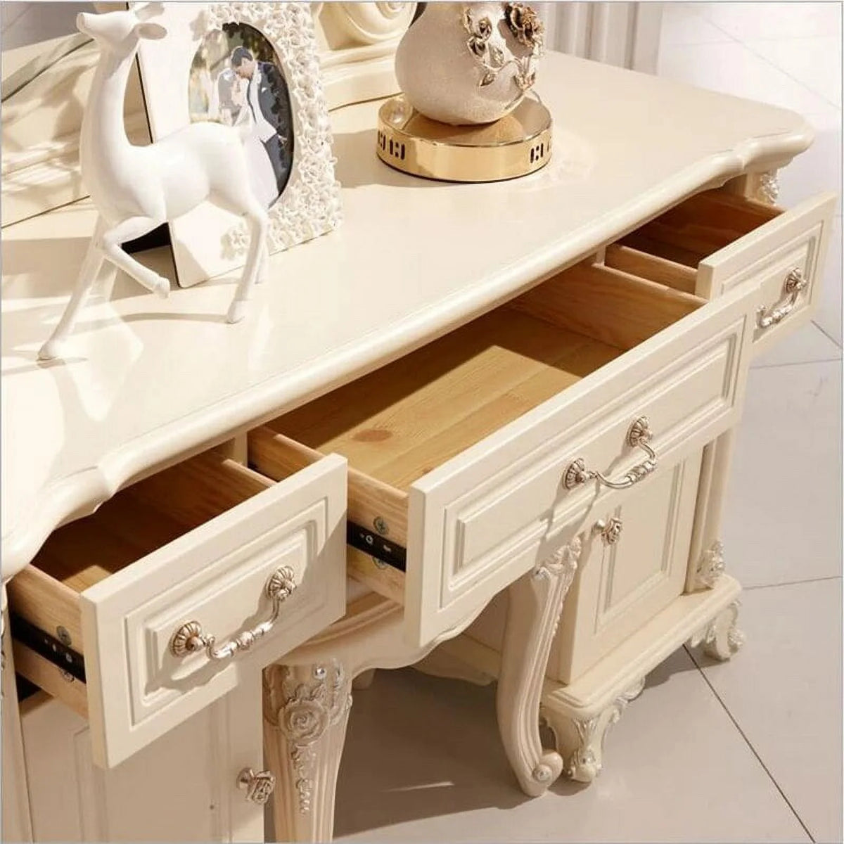 White French Dressing Table U65807