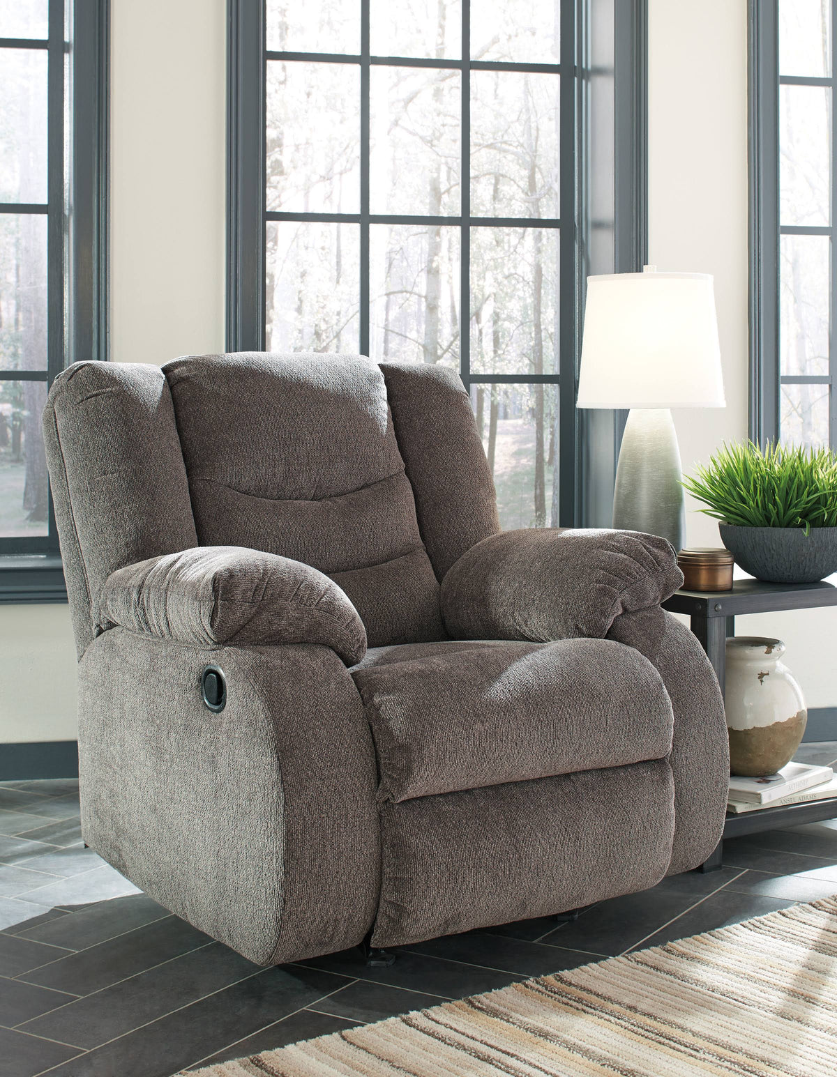 Rocker Recliner Y28930