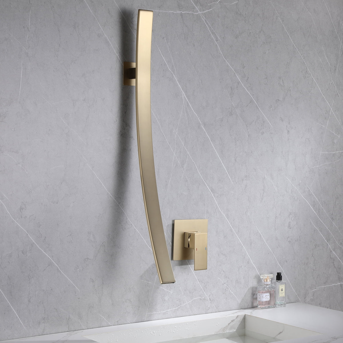 Wall Mounted Solid Brass Single Handle Bathroom Sink Faucet C5568