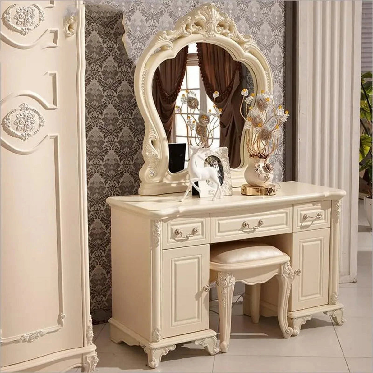 White French Dressing Table U65807