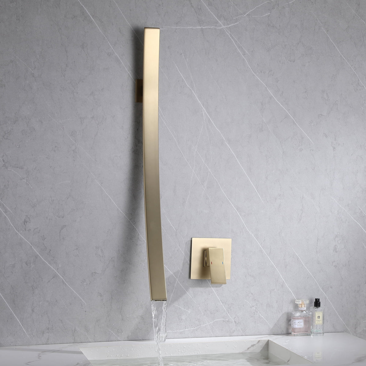 Wall Mounted Solid Brass Single Handle Bathroom Sink Faucet C5568