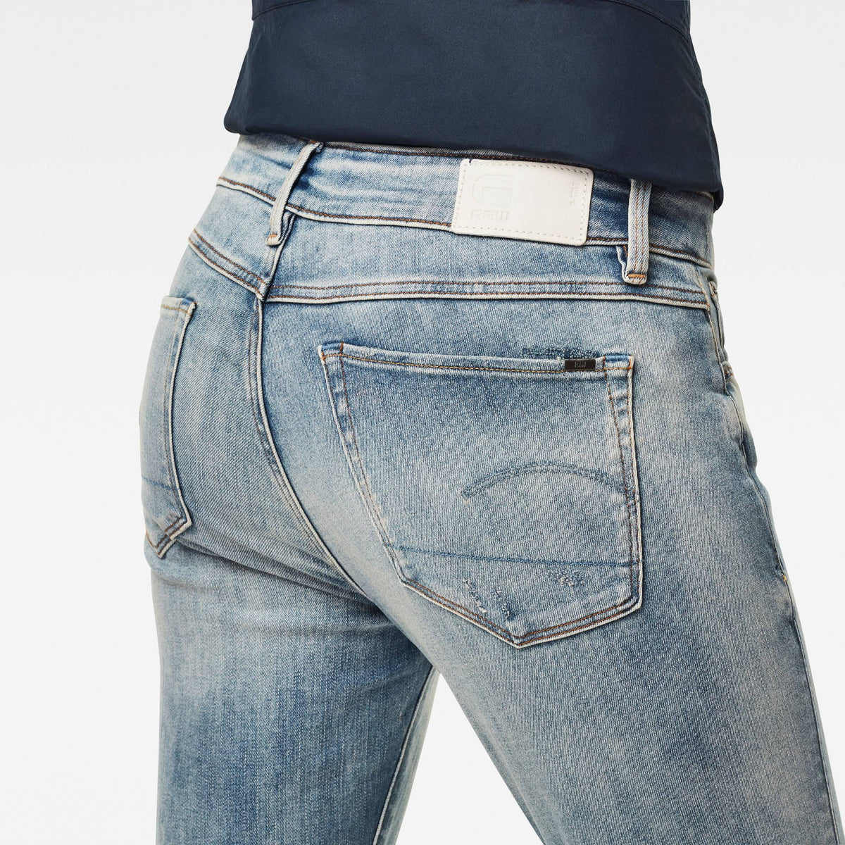 Mid Skinny Ripped Ankle Jeans Q7640